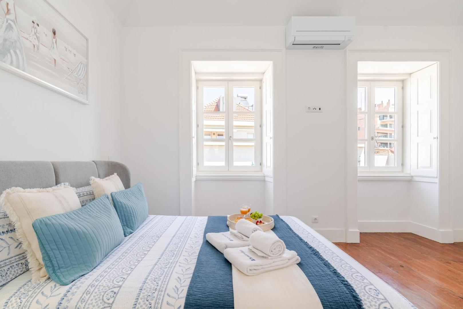 Hostwise - Bright Flat In Historic Foz House *